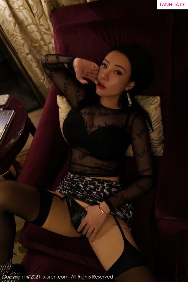 闫雪松 松果儿 [XiuRen]高清写真图 2021.02.01 No.3067 果儿Victoria第18张图片